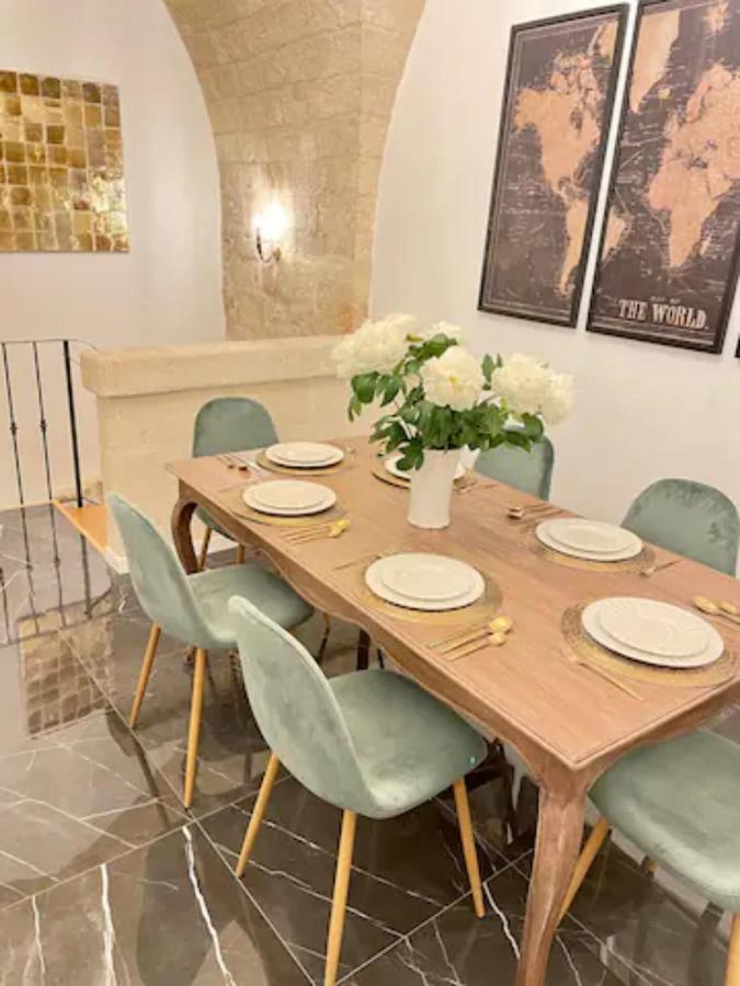 The Duchess'S View - New! Luxurious Flat In Historical Centre 115 Sq M, 3Min Walk To Cala Porto Beach And Private Parking โปลีญาโนอามาเร ภายนอก รูปภาพ